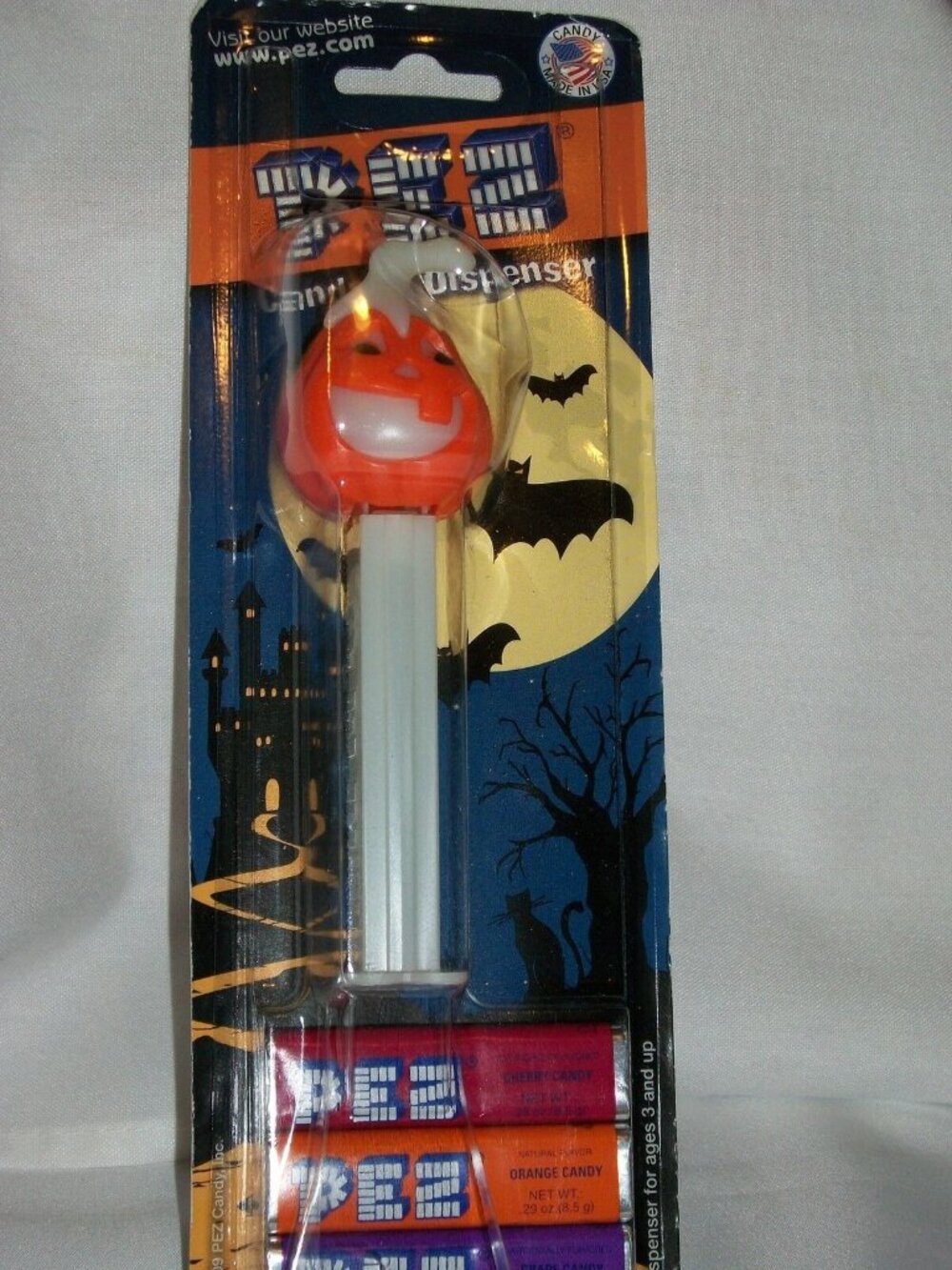 Vtg PEZ Halloween Pumpkin Dispenser Glow-In-The-Dark Jack-o-Lantern Collectible